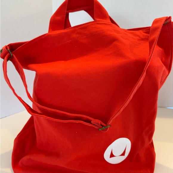 Herman Miller Red Canvas Tote with handles & adjustable shoulder strap.  New - Picture 12 of 12